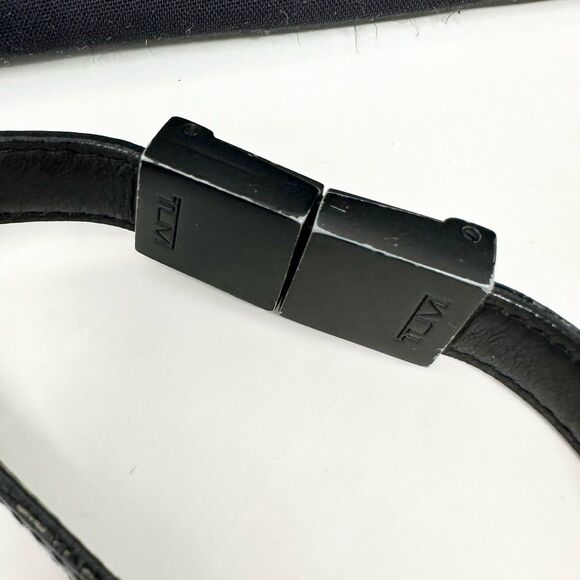 Vintage Tumi Crossbody Purse Solid Black Leather Flap & Nylon Fabric Bag - Picture 4 of 11